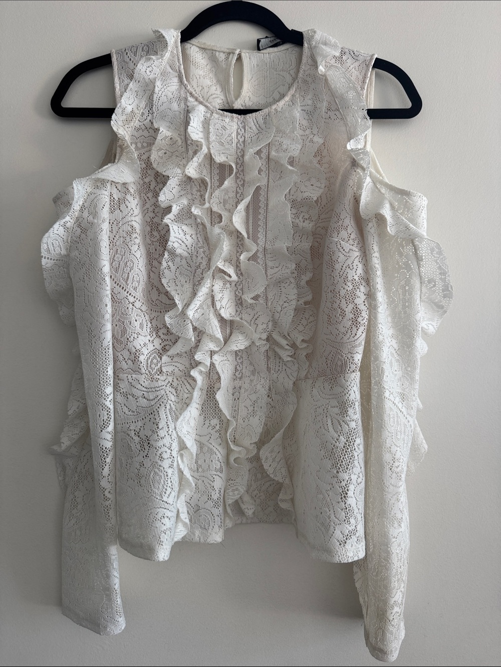 BCBGMaxAzria White Lace Ruffle Cold-Shoulder Blouse